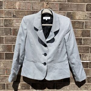 Take 50% OFF- Suit Studio Gray Structured Blazer with Notched Lapels, Size-10